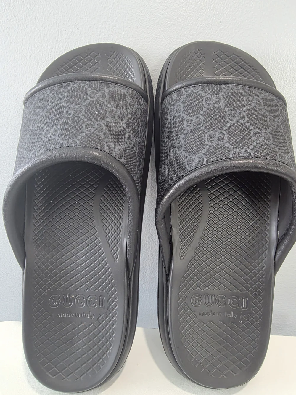 Authentic (New) Gucci Men's Black GG Logo Slide Sandals Mens Sz7/womens Sz8.5